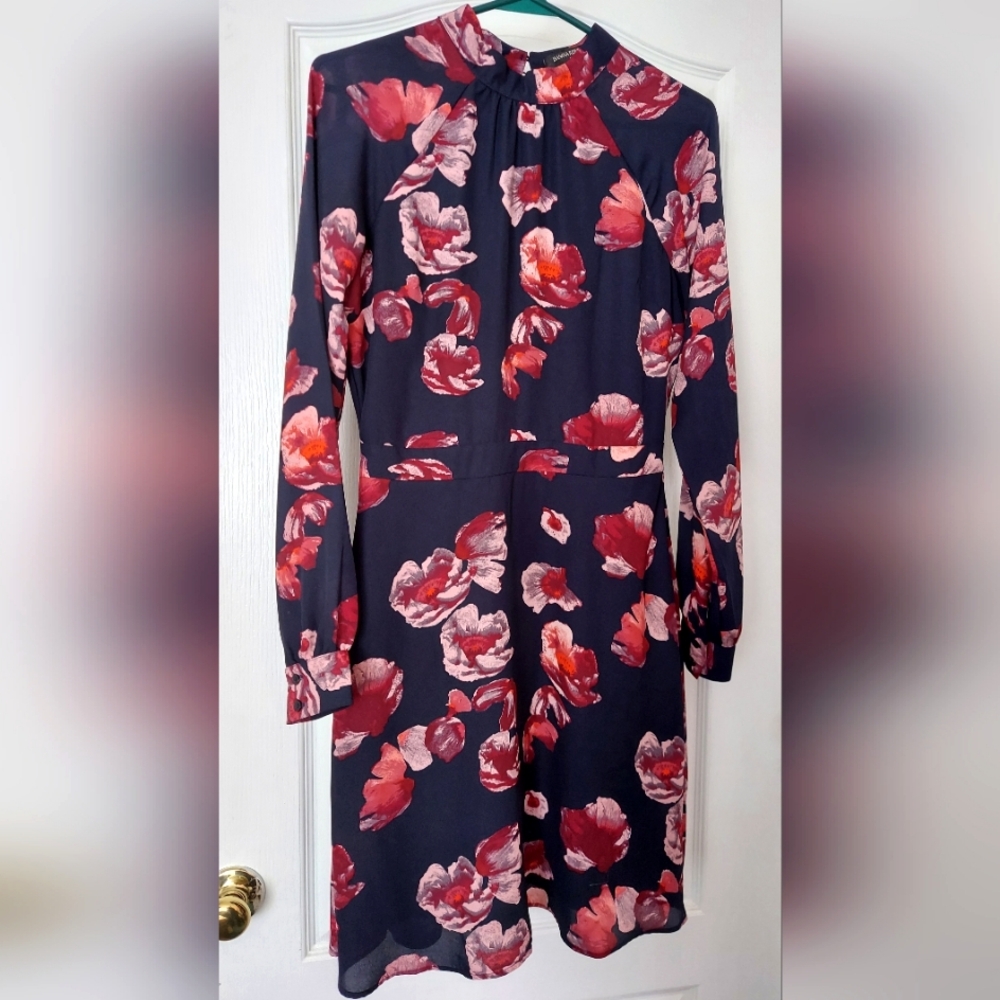 Banana Republic, Floral Navy And Burgandy, Fit and Flare Mini Dress, Size 0 NEW! - Picture 2 of 9